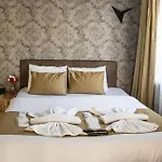 Honey Hotel