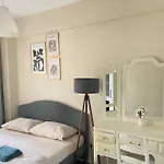 Comfy - Spacious Flat On The Kadikoey Seaside