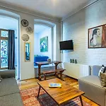 1 Bd Chic Garden Flat In Taksim