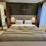 Taksim Landhouse Hotel