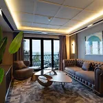 Tonight Hotel Port