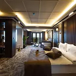 Tonight Hotel Port