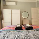 New - Luxury - Spacious Flats At The Center