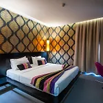 Vernazza Suites