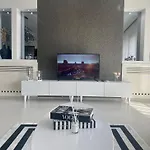 Kaplan Luxury Family Flat - 3 Bedrooms With Air Conditioning & Heating In The City
