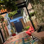 All Building/5Floors/ Garden In Balat