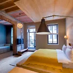 Art Pera Suites