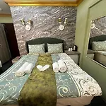 Royal Hotel Old City