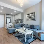 Lux Residence Next To Outlet In High Floor 26