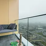 Lux Residence Next To Outlet In High Floor 26