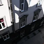 Simon Hotel