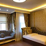Rose Mansion By Otantik Suites