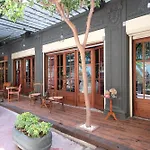 Level Suites - 201