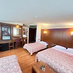 Hotel Nayla
