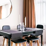 Modern Spacious Flat W Balcony 5 Min To Taksim