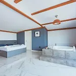 Royal Blue Istanbul - Luxury Villas