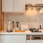 Homie Suites - Newly-Constructed Apartment Complex In Besiktas