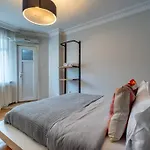 Central 3-Bedroom Flat