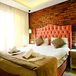 Taksim Celebi Suites