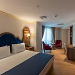 Nova Plaza Pera