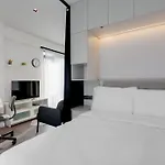 Central Flat Near Metrobus And Coast In Kadikoy