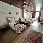 Elite Plus Family Hotel Old City