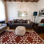 Historic Spacious Galata Apartment