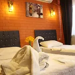 Taksim Bricktown Suite