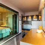 Stylish Apartment With Bosphorus View In Besiktas