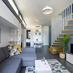 Bright Modern Design New Duplex Loft Patio! #145