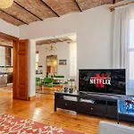 Historic Spacious Galata Apartment
