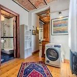 Historic Spacious Galata Apartment