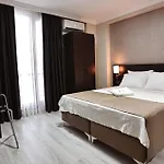 Mays Royal Hotel