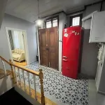 Tekfur Sarayi Ve Kariye Muezesi Yakininda Tarihi Ev