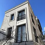 Charming Compact Apartment Near Taksim Beyoglu No2
