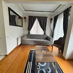 Spacious And Cozy Flat Near Taksim Square No3