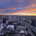 33 Floor Cozy Central 2 Bedroom With Balcony Gym Pool