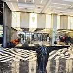 Elegant 2 Bedroom Apt Sinpas Queen Gym Pools