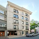 Marmada Suites