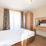 Lavin Hotels & Suites