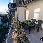 Costa Karakoy Hotel