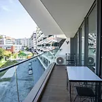 Bright And Modern Apt With Stunning City View
