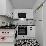 Charming Cozy 2Bed1Bath Shoreline Bebek! #95