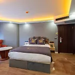 Viv City Hotel