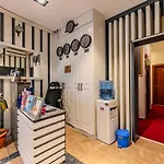 La Pazza Suites