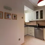Bright Vibrant 3Br Haven Near Sea And Prime Locale