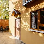 Villa Arancia Istanbul - Garden, Bbq, Sauna & Turkish Bath By The Tram In Fatih