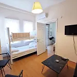 La Casa De Hotel