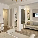 Mirrors Hotel