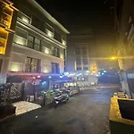 Galatagreenapplehotel